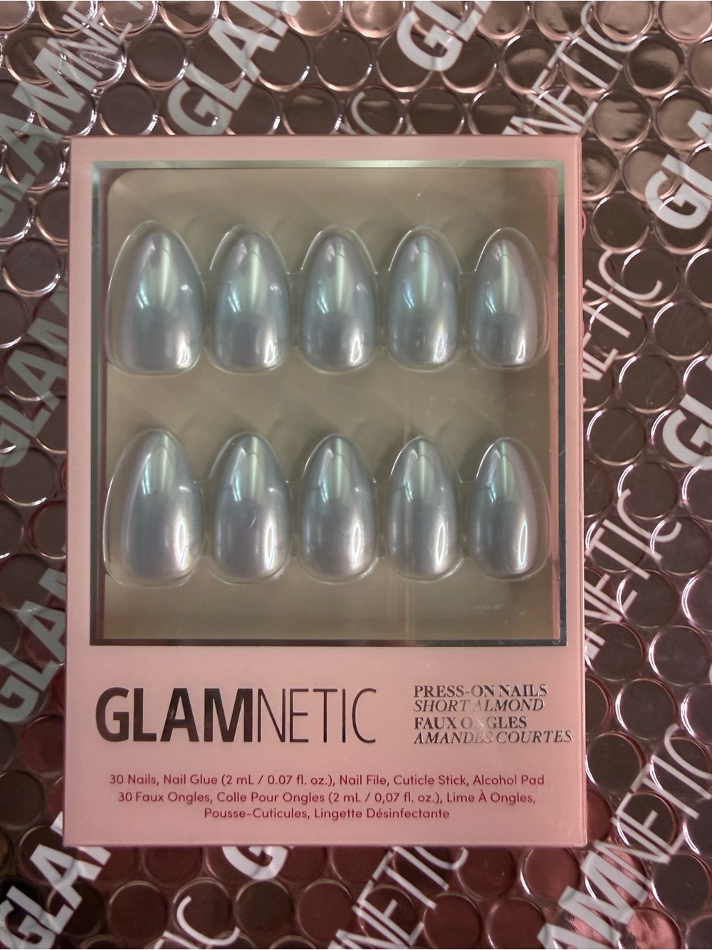 Glamnetic Pearlized Press-On Almond Nails - Iridescent Blue